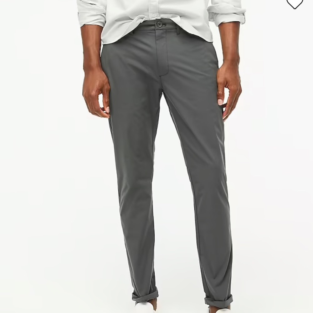 BNWT gray slim-fit tech pant flex